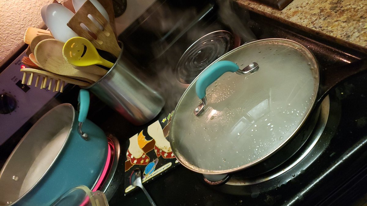"if its thicc throw a lid on it for a minute or two after you brown both sides"Also, i have 1/2 water and 1/2 chicken stock boiling for the n00dz