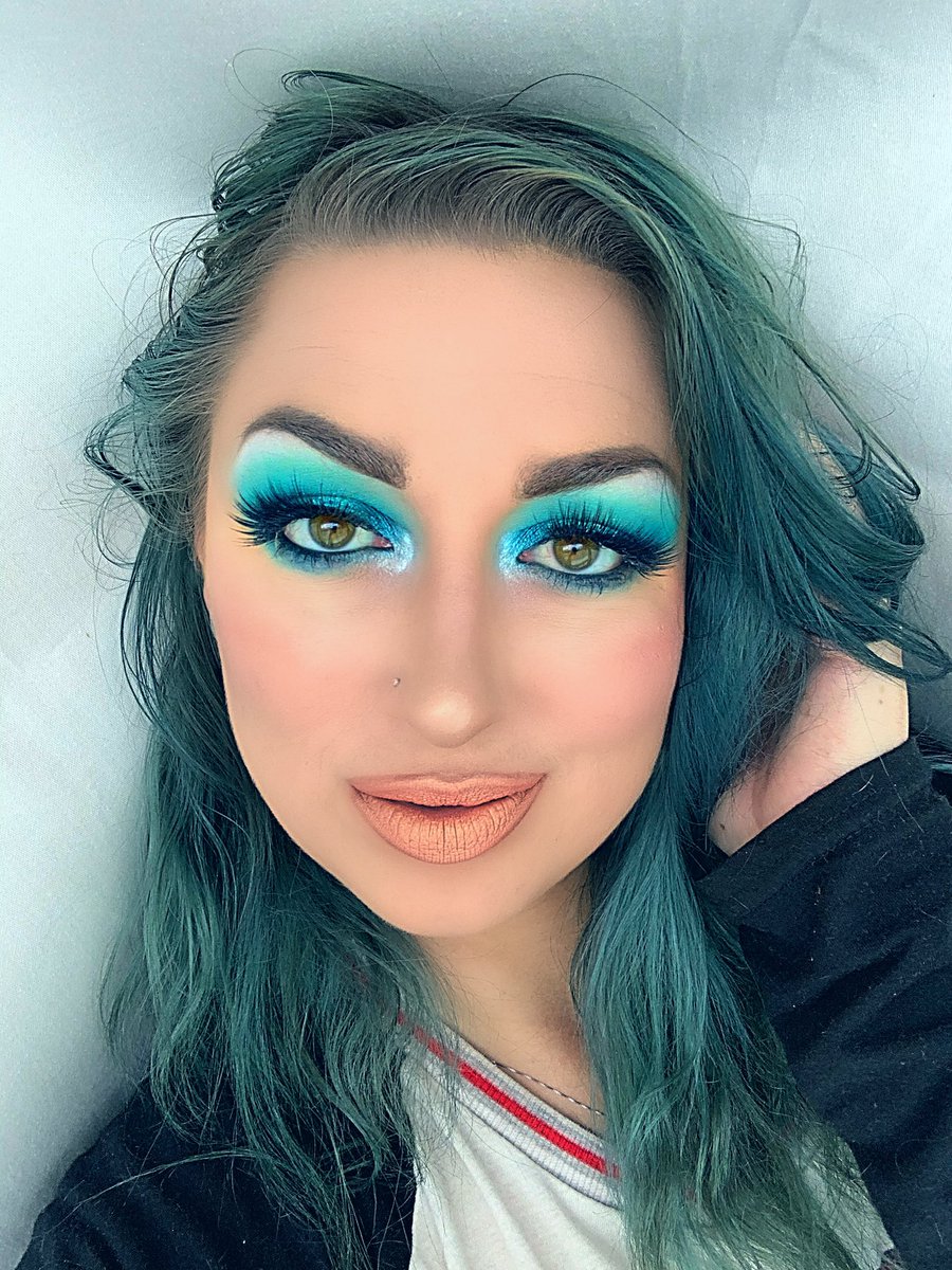 Sigyn_Fenyx's tweet photo. #makeup #pierced #collabmakeup #tattooed #jeffreestar #limecrime #bloodlustpalette #jeffreestarapproved #urbandecay #katvond #afbluejeanbaby #photo #anastasiabeverlyhills #bluebloodpalette #lagirlcosmetics #myface #bloodsugarpalette #mua #me #lashes #fentybeauty #nyxcosmetics https://t.co/KP3H6ZvRDv