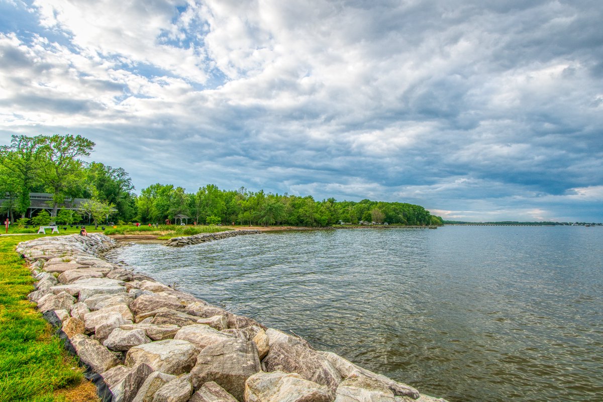 Very few people at North Point. Spaced out pretty well also.

#MemorialDayWeekend #weekendfun #northpointstatepark #dnr #ParksAndRec #landscapephotography #beaches #Maryland #a6300 #SonyAlpha #patapscoriver #rivers #edgemeremd