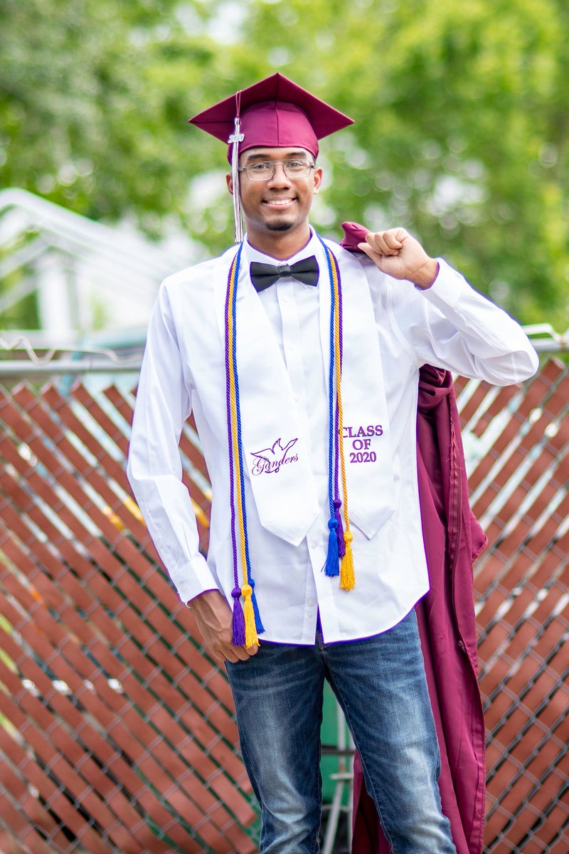 TrixyJustTrixy's tweet photo. Congratulations to Luches Hayes and all the Class of 2020. May all your dreams come true.โค๏ธโค๏ธโค๏ธ
#RELClassof2020 https://t.co/Y2Psh6d4IR
