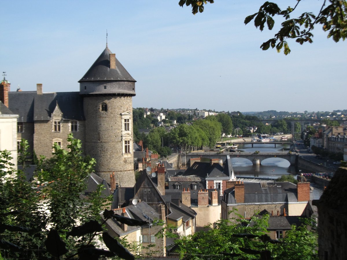 83. mayenne (53)prefecture : lavalin the middle of everything, not bad just there