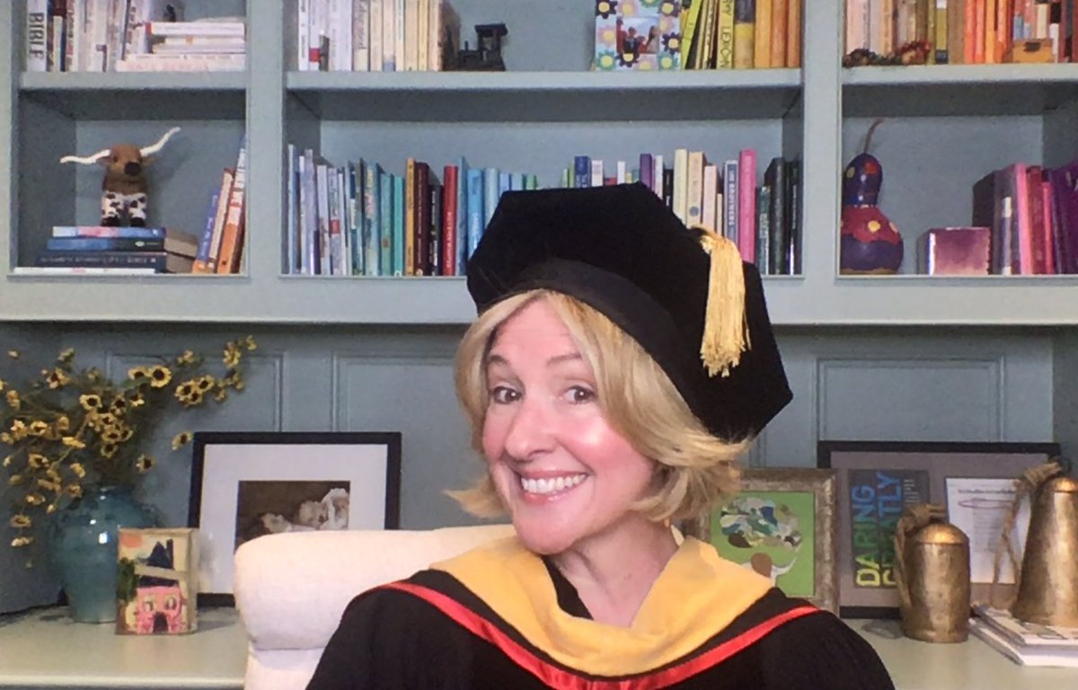 BreneBrown's tweet photo. Greetings from Hogwarts! 

@UTAustin 2020 grads - y’all ready! 

9pm! https://t.co/vGm69lgnZR https://t.co/bar5yFSjaw
