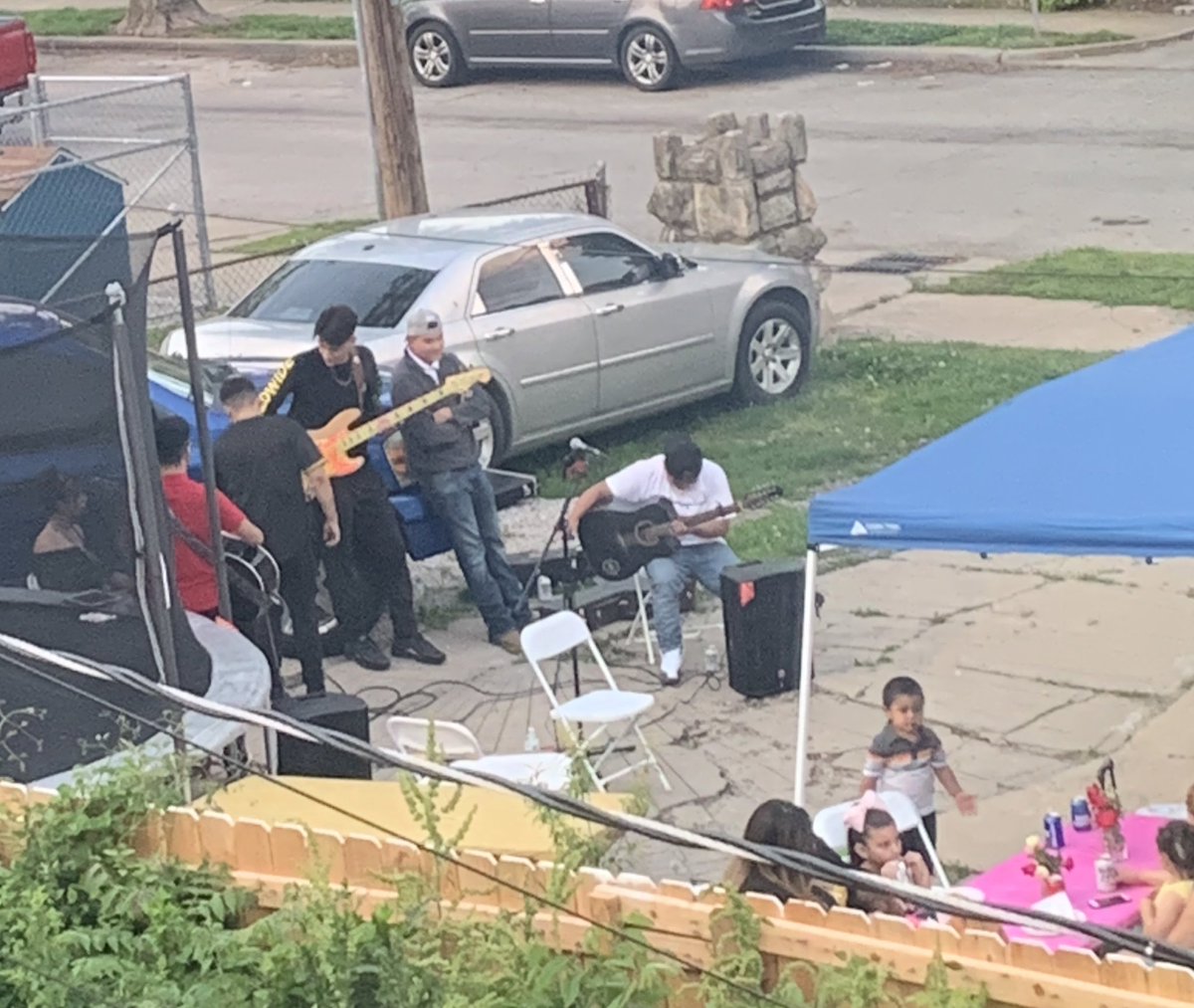 __jwc__'s tweet photo. my neighbors are melting my brain. Can not turn the Fish Fry up loud enough. https://t.co/csyjCKsIFa