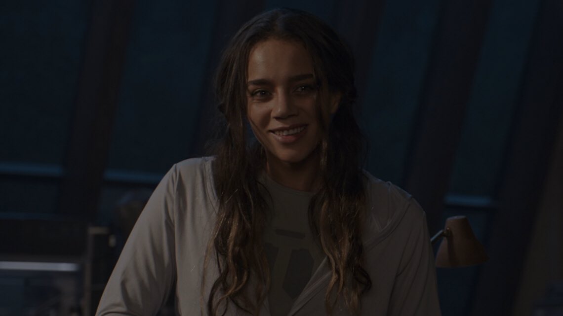 ava starr smiling but her smile gets bigger as you scroll: a thread :)