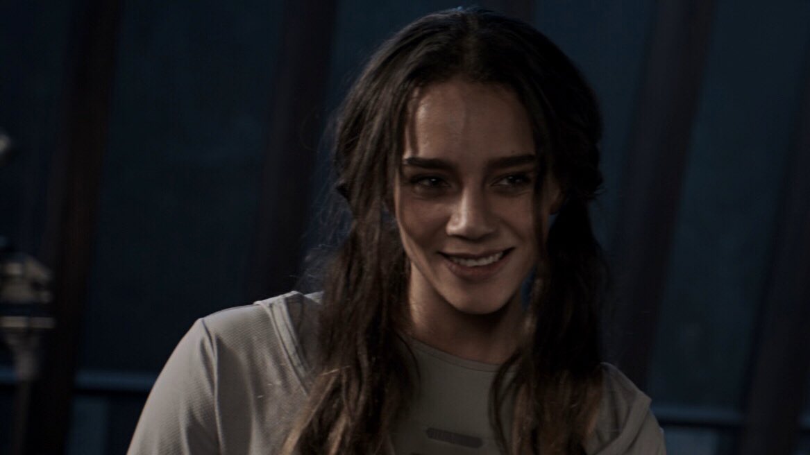 ava starr smiling but her smile gets bigger as you scroll: a thread :)