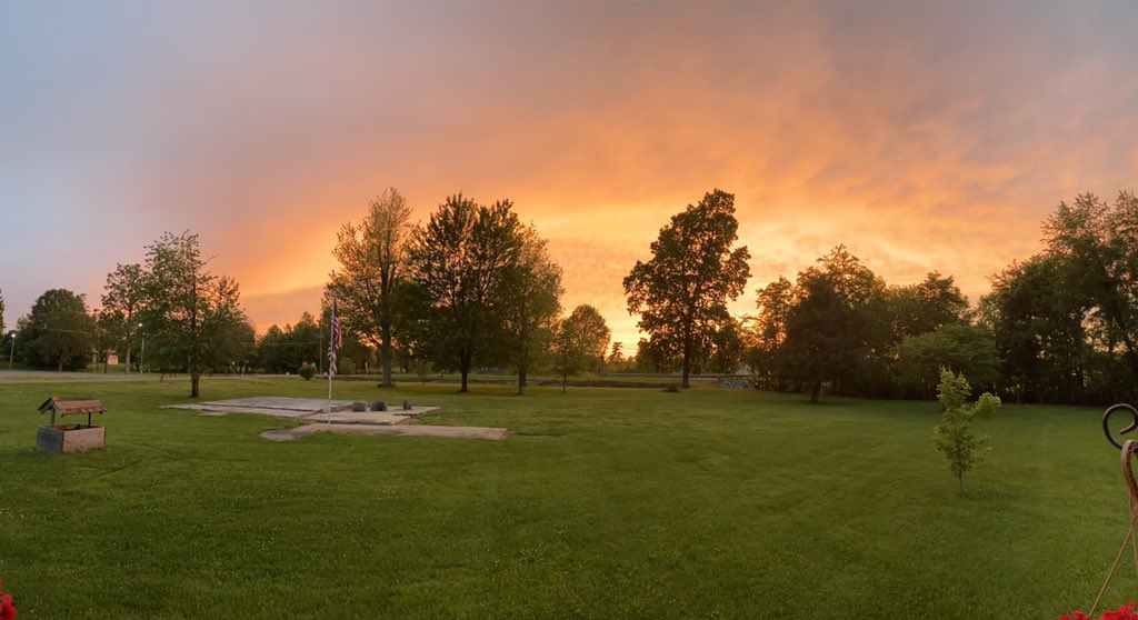 fhpdj's tweet photo. Beautiful sunset https://t.co/8FuabnbNdq