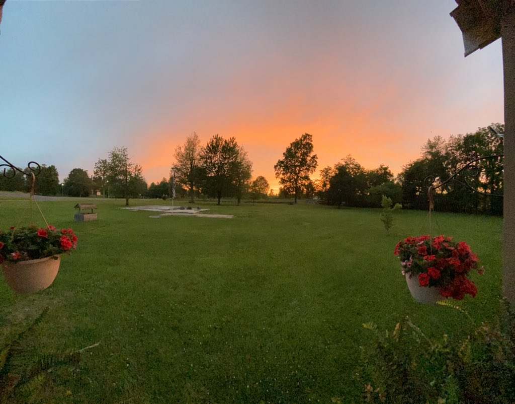 fhpdj's tweet photo. Beautiful sunset https://t.co/8FuabnbNdq