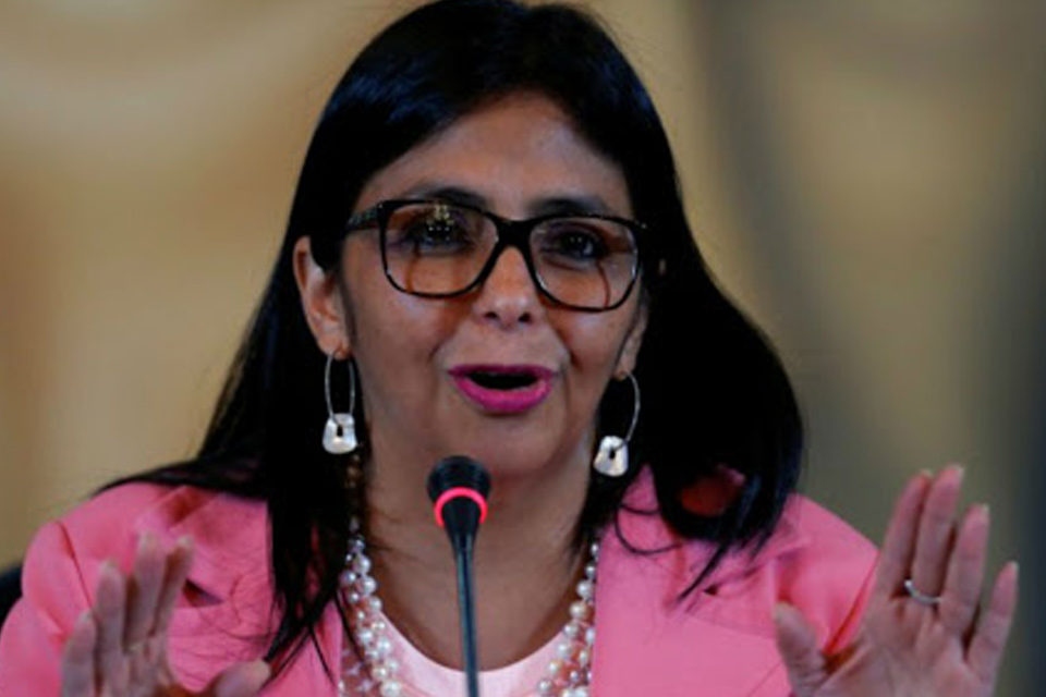 DiarioTalCual's tweet photo. Con 66 nuevos casos de covid-19 Venezuela rebasa el millar y suma 1010 casos este #Sab23 #TalCual #ClaroyRaspao #SiguelaCurva https://t.co/HOusp14q0H https://t.co/4AMW4hfSSu
