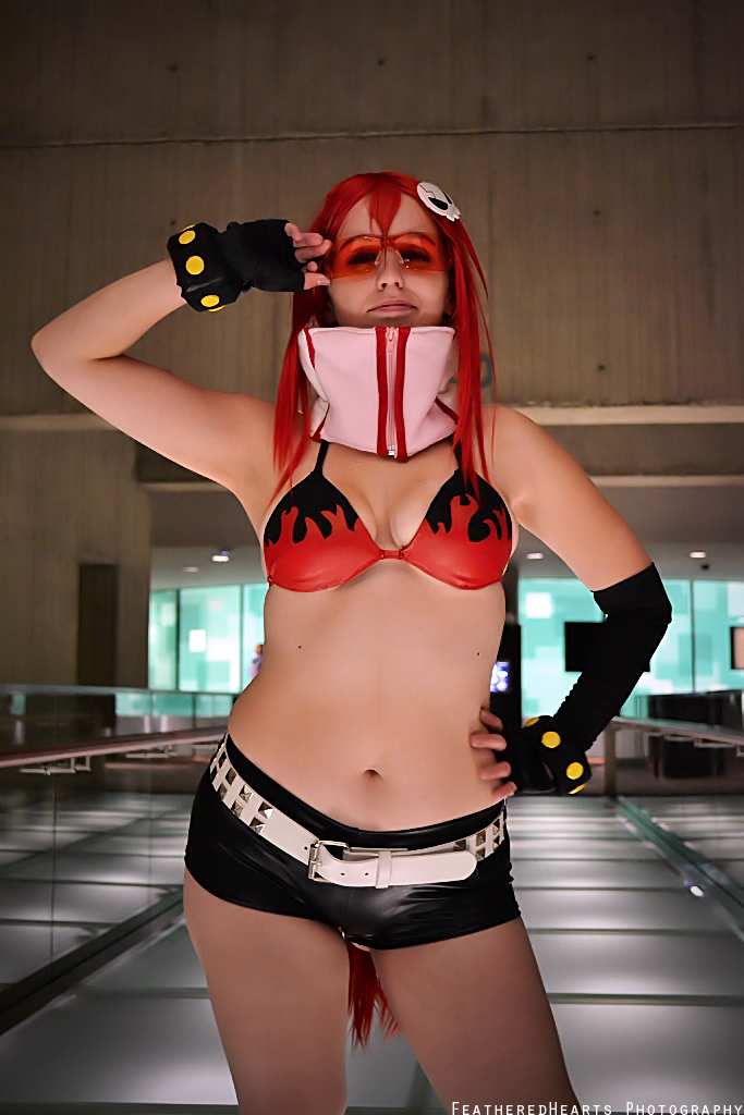 6. The first scarf I made for Yoko (pictured is 2nd), I made it backwards, with the zipper in the back. Jason politely told me the zipper is in the front and I cried LOL I also learned painting on spandex fabric with acrylic paint takes about 500 layers (Photo:featheredhearts)