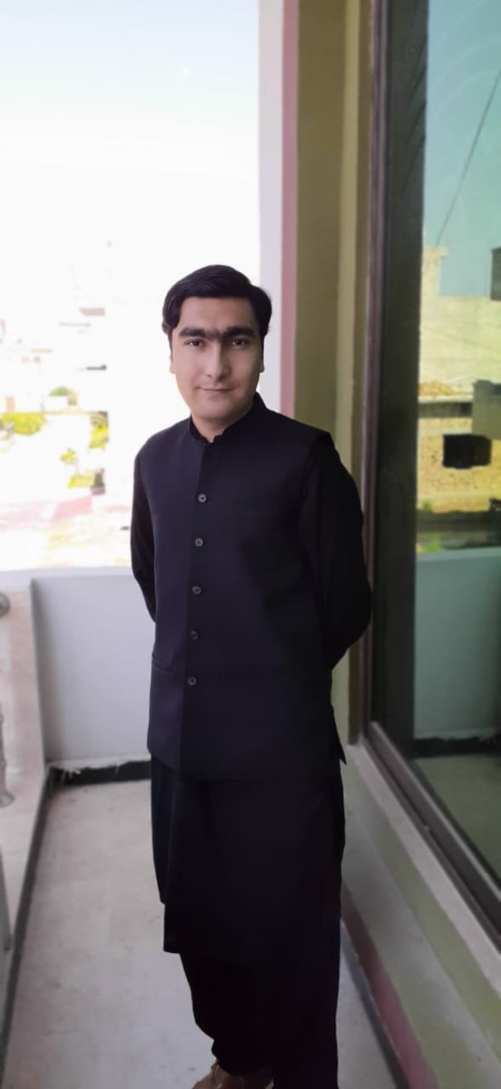 Muzu_Baltistani's tweet photo. Celebrating 1st Day of Eid at Home...
تمام عزیز و اقارب اور دوستوں کو بہت بہت عید مبارک ھو... 

#Stay_Home #Safe_Life
#Eid_ul_Fitr_2020
#Eid_2020
#Shaheen_Town_Isb
#COVID_19

PC: Shamim Shahid https://t.co/AE5T2BH0Bz