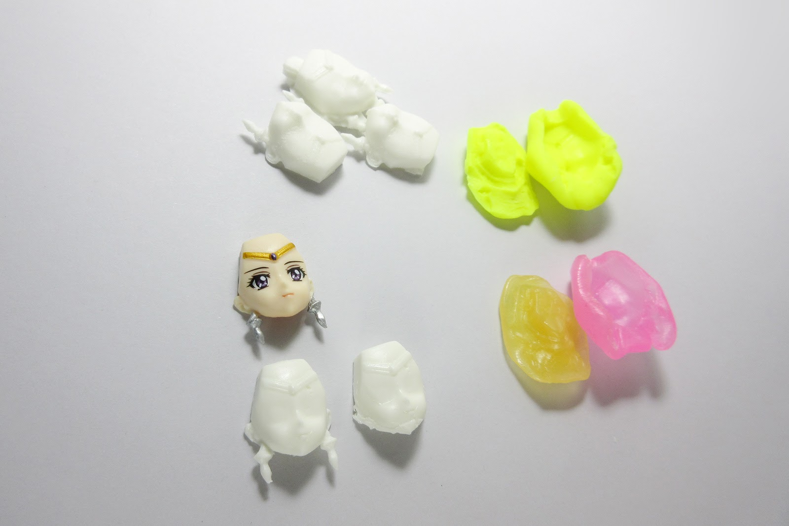 Akt あきと レジンキャスト 扱いも難しいし知識もいるから誰でも簡単にとはいかないけど 表情パーツを何個も作りたいとか 品質を一定に保ちたい時に 私はシリコンは使わずにおゆまるで 型取りしてますが おゆまるは硬化時の発熱に弱いのであまり Akt あきと レジンキャスト 扱いも難しいし知識もいるから誰でも簡単にとはいかないけど 表情パーツを何個も作りたいとか 品質を一定に保ちたい時に 私はシリコンは使わずにおゆまるで 型取りしてますが おゆまるは硬化時の発熱に弱いのであまり