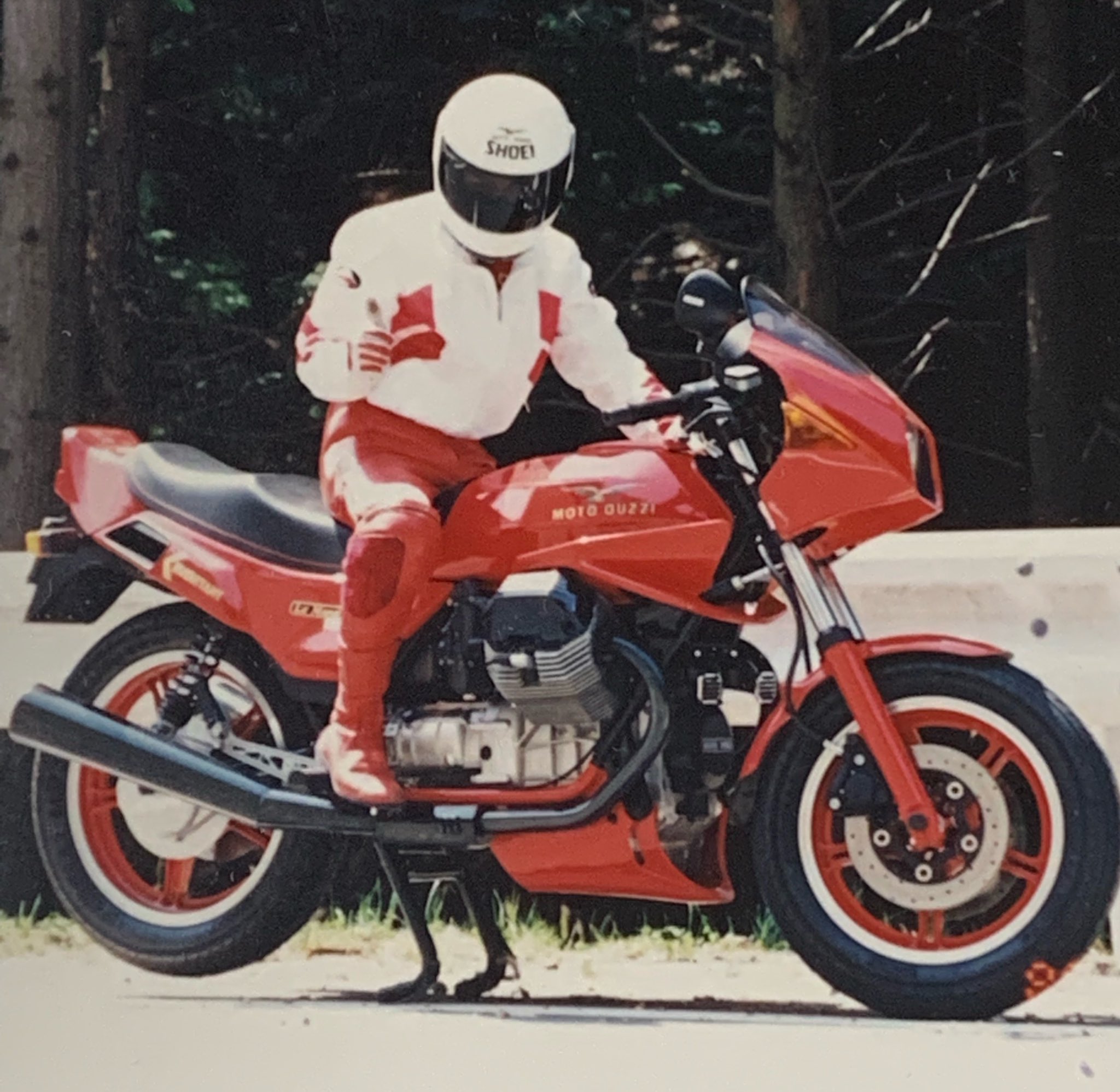 Tohsan モトグッチルマン1000 初めて買った外車でイタリアのバイクです 新車で買って1番長く乗りました また1番記憶に残るバイクでした モトグッチルマン1000 縦置きv Twin シャフトドライブ 第二神明の赤い弾丸 T Co Elcszbor0j Twitter