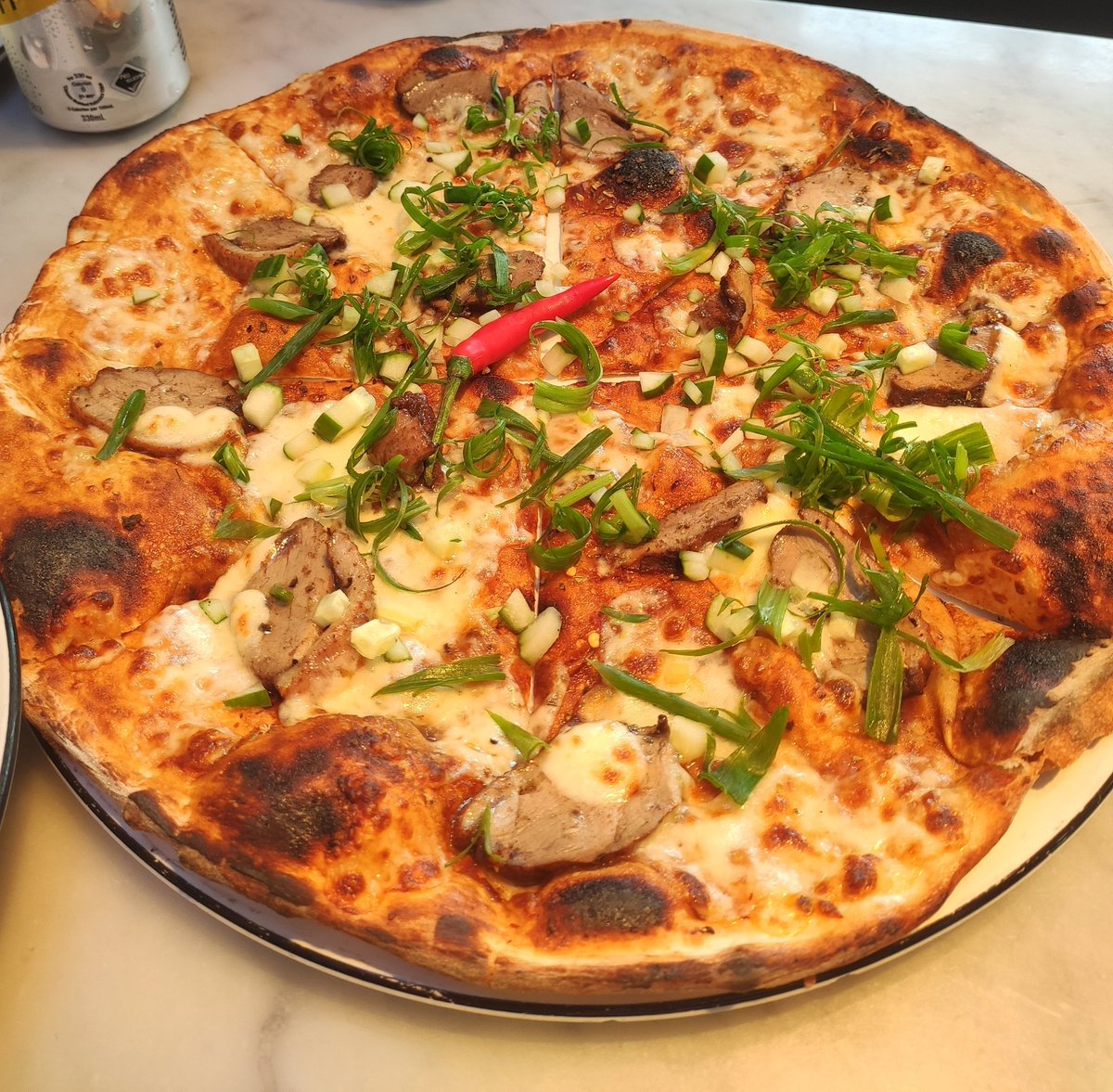 MissHanaLive's tweet photo. Just thought I should share a picture of this masterpiece 😳💕
#pizza #foodie #food https://t.co/lFTS67VbE0