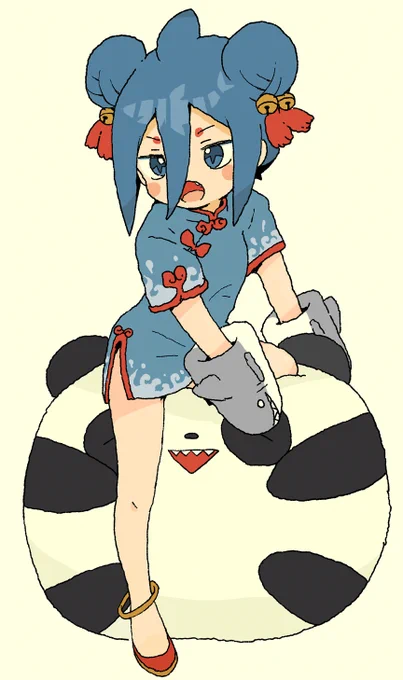 丸いパンダとふれ合う
サメちゃいなガール 