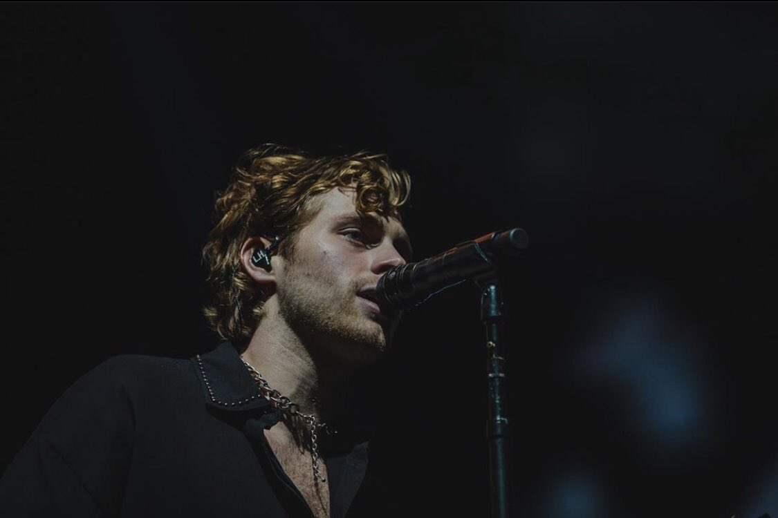 jessbrookegund3's tweet photo. @irwinsleftelbow @billboard SWEATY STAGE PICS KEEP ME ALIVE
#10kforCALM #AnswerBillboard https://t.co/wcKy8rfy0D