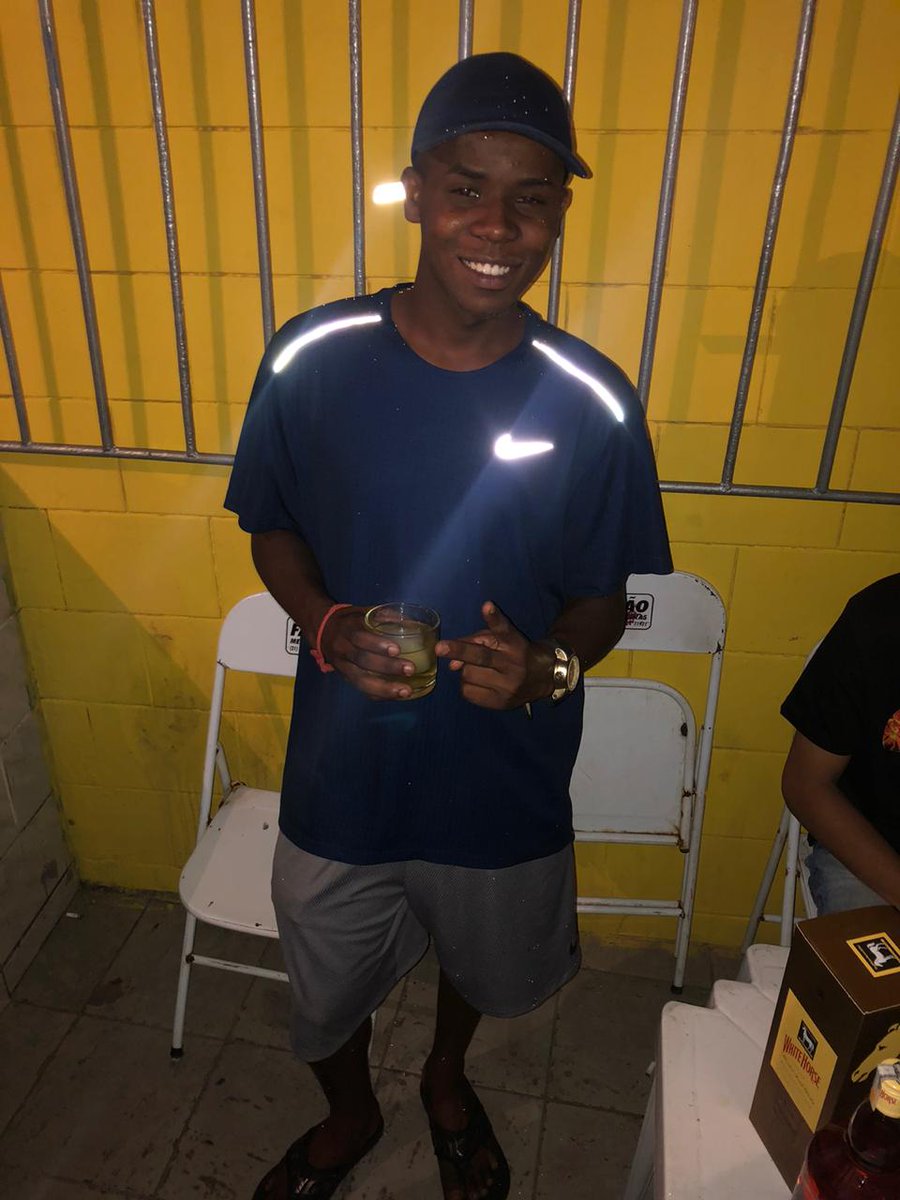 Daniel59766340's tweet photo. Sábadao 🥃 https://t.co/38PDtGH02t