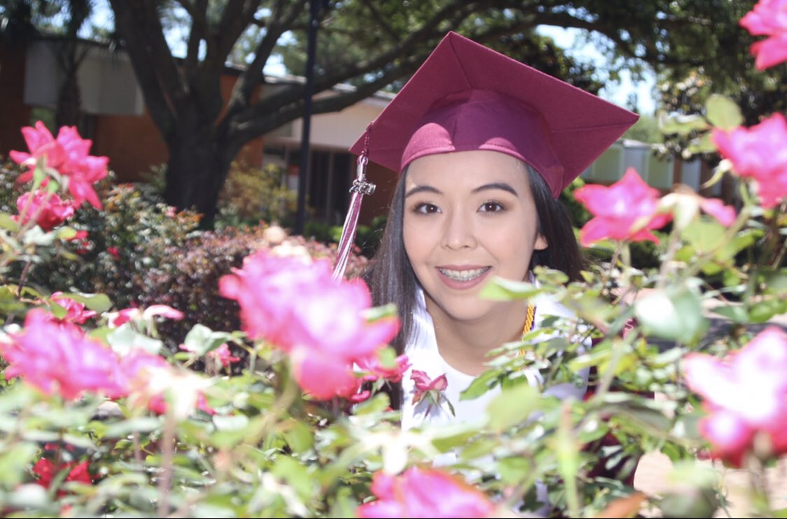 AdelaCerino's tweet photo. So happy!โบ๏ธ #RELClassof2020 #senior2020 https://t.co/XU0Fugziu3