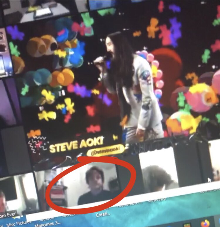NoahGoats's tweet photo. Had a blast attending #SweetestPromEver tonight 🥳 @SourPatchKids @ChipsAhoy @steveaoki https://t.co/yx0RpQvt7b