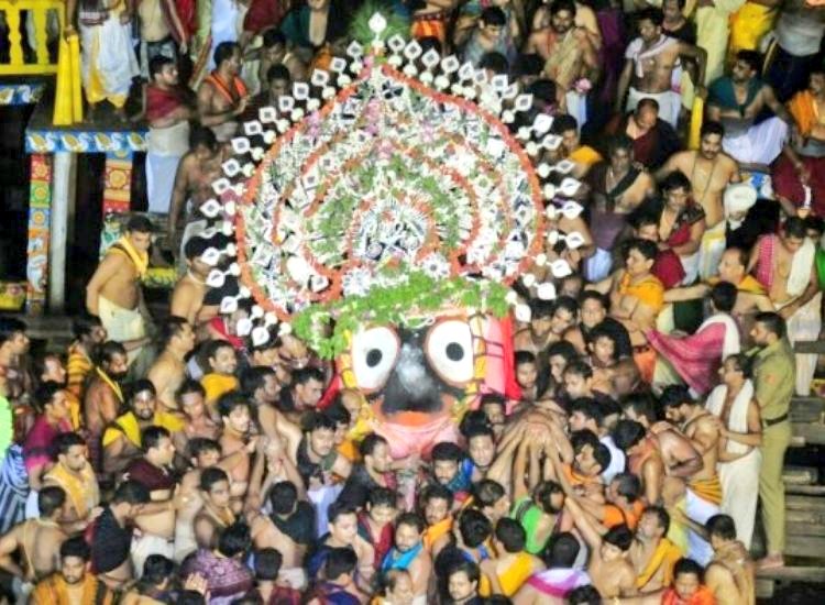Niladri Bije is celebrated on Asadha Trayodashi.Niladri Bije is the concluding day of Ratha yatra On this day deities return to the Ratna bedi. Bhagwan Jagannath offers Rasgulla to Laxmi Mata to enter in to the temple.On the 12th day, after the evening rituals,the deities