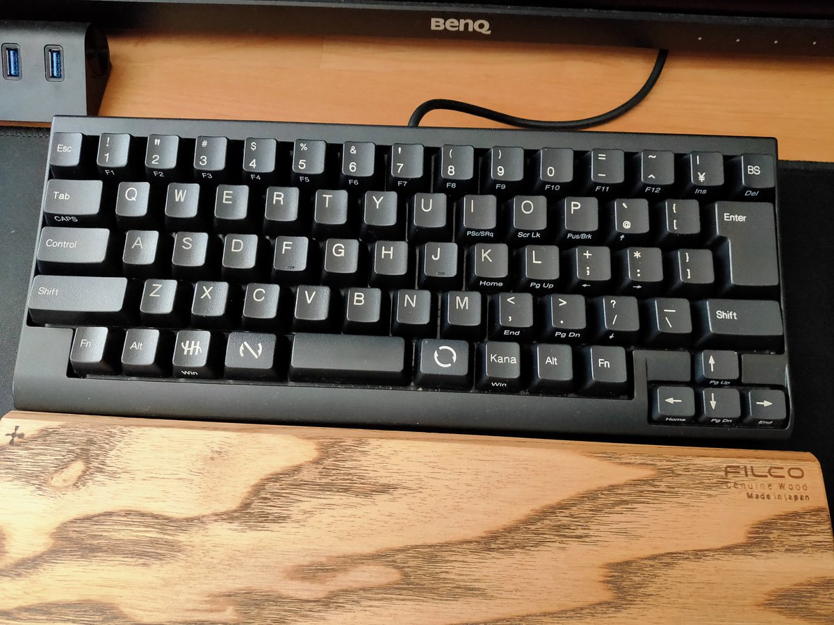 kajimack_ch's tweet photo. この形のまま #静電容量無接点方式 の出してくれないかな？
あるんすかね？(ﾟ◇ﾟ)欲しい
#HHKB の #PFU #HappyHackingKeyboard #Lite2 日本語配列かな印字なし USBキーボード ホワイト PD-KB220W/U
https://t.co/fv3d1bpWCh https://t.co/0czxPtvwRQ