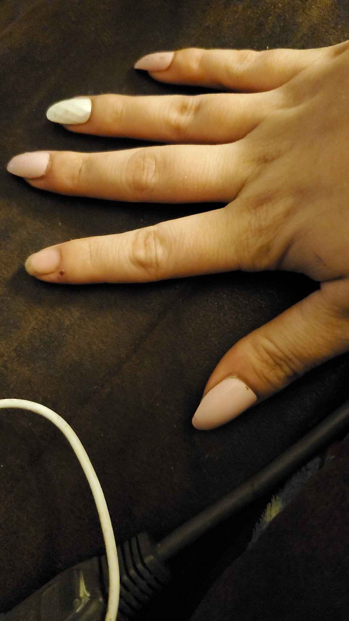 Broken nails, who's gonna tip me? $VivicaDomitia- Cashapp Vivi-Domitia - Venmo https://t.co/j2ASz9rePZ - Paypal https://t.co/4F8TzDdDal