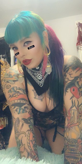 I&rsquo;m cute from like two angles and that&rsquo;s why you only see that. https://t.co/O4J9qzkrFV<a href="/tag/votehimout2020"class="tags"><span>#votehimout2020</span></a>