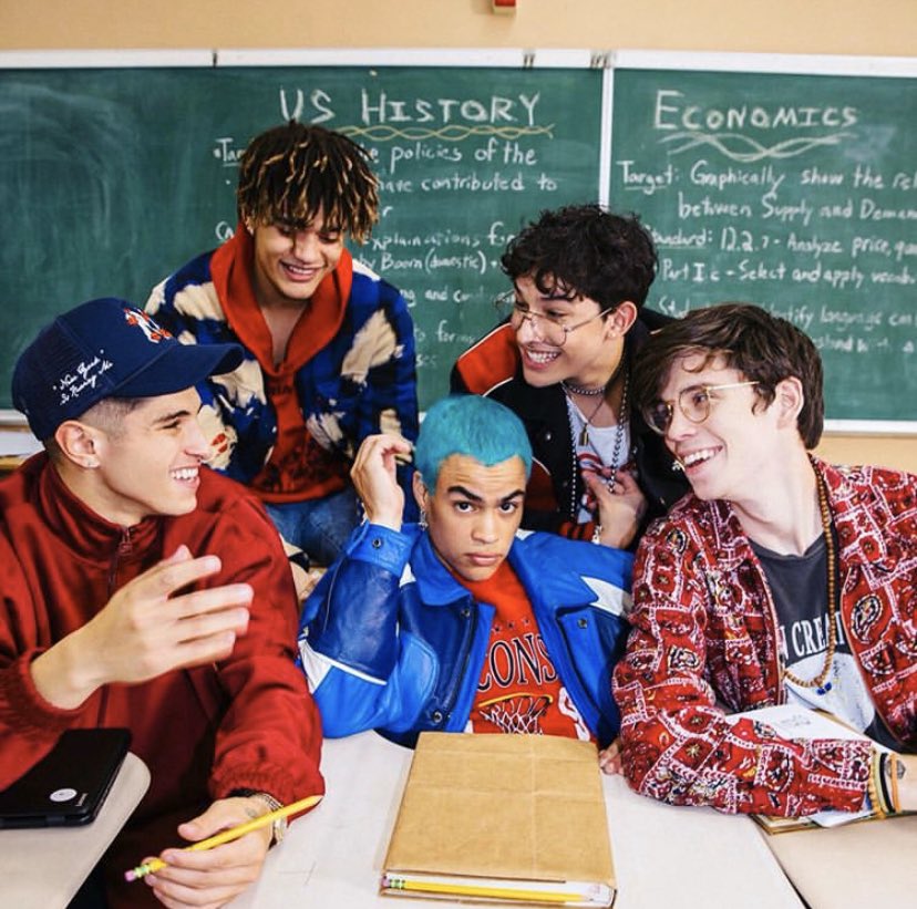 elenavargasss's tweet photo. happy 1 year to the Phases ep. Forever greatful for this ep bc it's gotten me thru hard times and always will have a special place in my heart. Thank you for giving us amazing songs🥺🤍. #4Urights #phasesep #1yearanniversary https://t.co/i8ZI8evu0O