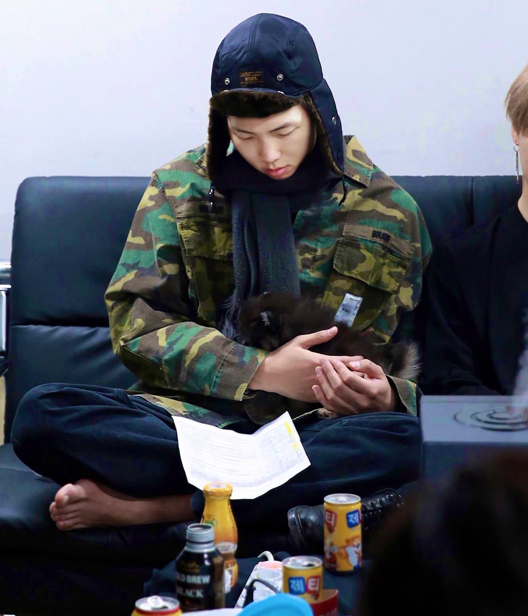 ᵗᶦⁿʸ joon reads