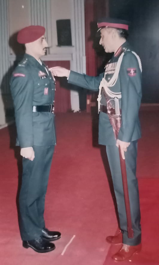 When he came back he decided to serve Special Force and later Joined 9Para SF.He did many operations in J&K and in one such Ops he was awarded SENA MEDAL.He served TWO six month stint to siachen - highest & Harshest Battlefield. #HappybirthdayMajorsudhirwalia  #KnowYourHeroes
