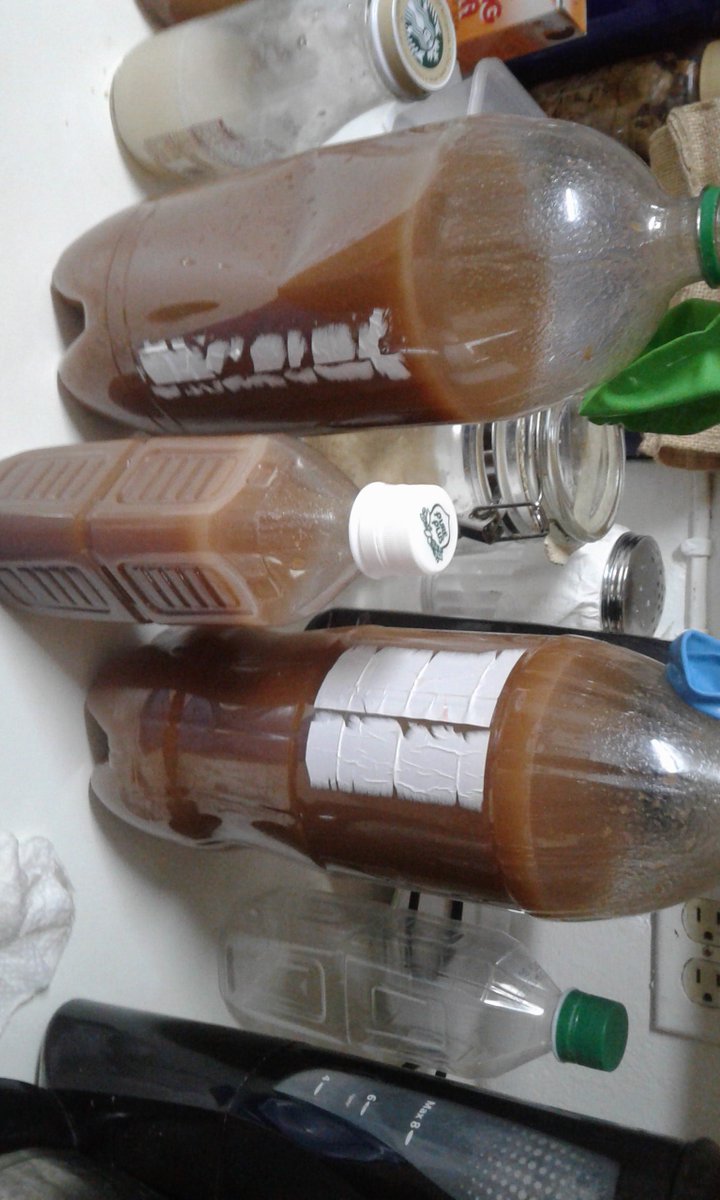 _ShoeGene's tweet image. Yes I&apos;m making more wine. It&apos;s a global crisis, this technically is planning ahead at it&apos;s finest 😂🍷#homebrew #biotechnology #kitchenscience