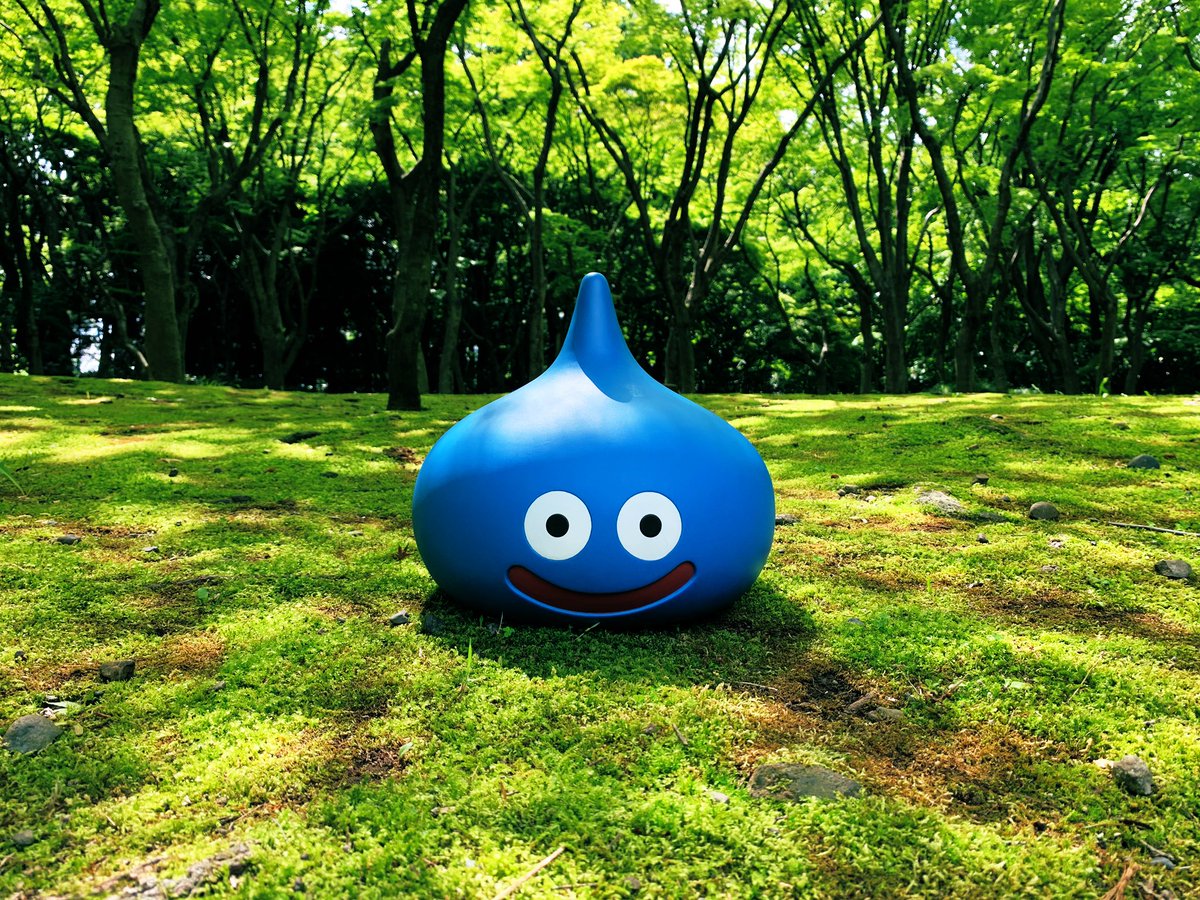 勢いで実物大スライムを買ってしまったけどどうしよう 外に連れ出して勇者ヨシヒコごっこの旅に出たら最高だった スライム可愛すぎ Togetter