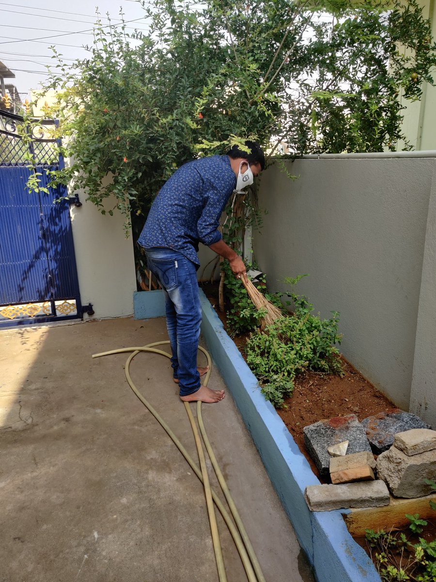 sriram471's tweet photo. To prevent the spread of seasonal diseases, I participated in cleanliness drive at my residence as per the call and initiation by Hon'ble minister sri @KTRTRS Garu.
#10minsAt10am
#sunday
#keepcleanstayhealthy
@bonthurammohan @GKamalakarTRS @RaoKavitha https://t.co/hgf1nmU5tg