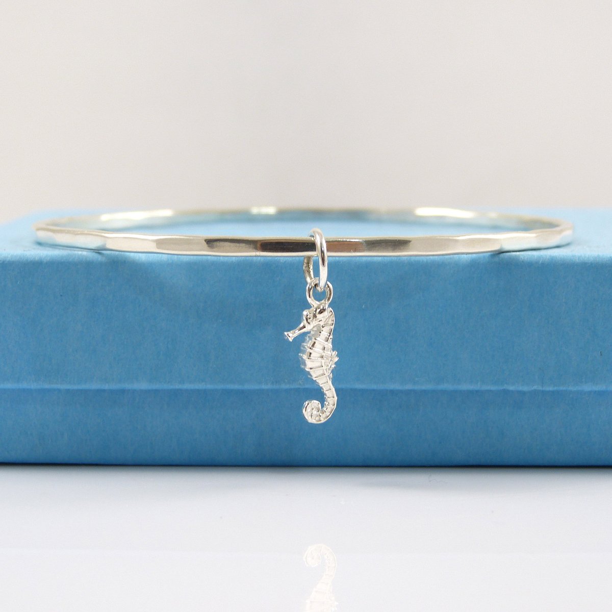TheStrandline's tweet photo. Solid Sterling Silver Bangle and Seahorse Charm, Bangle Bracelet, SS Bangle, Sterling Silver Bangle,  Hammered Bangle, Seahorse Bangle https://t.co/EmQqQWPy28 #giftideas #seaglassnecklace #supportsmallbusiness #thestrandline #Northumberland #SolidSilverBangle https://t.co/AgYdCMARnO