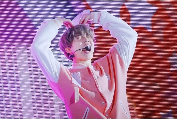 here’s a heart from jimin 