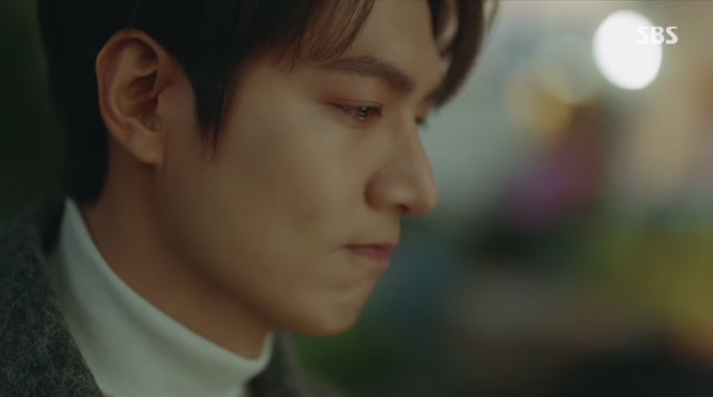 zephyrdwn's tweet photo. Lee Gon lived his whole life lonely and in fear of dying in the hands of his father’s murderer and now that he FINALLY meets Tae Eul he still feels lonely knowing one day time might freeze forever, this whole scene had me weeping #TheKingEternalMonarch #TheKingTheEternalMonarch https://t.co/zA4CjyNOZa