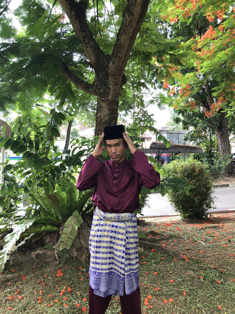 mifzalmalik's tweet photo. Selamat Hari Raya from a rare beardless Donald Glover ✨ #kasichance #SelamatHariRayaAidilfitri #EidMubarak https://t.co/J2uccUNmrs
