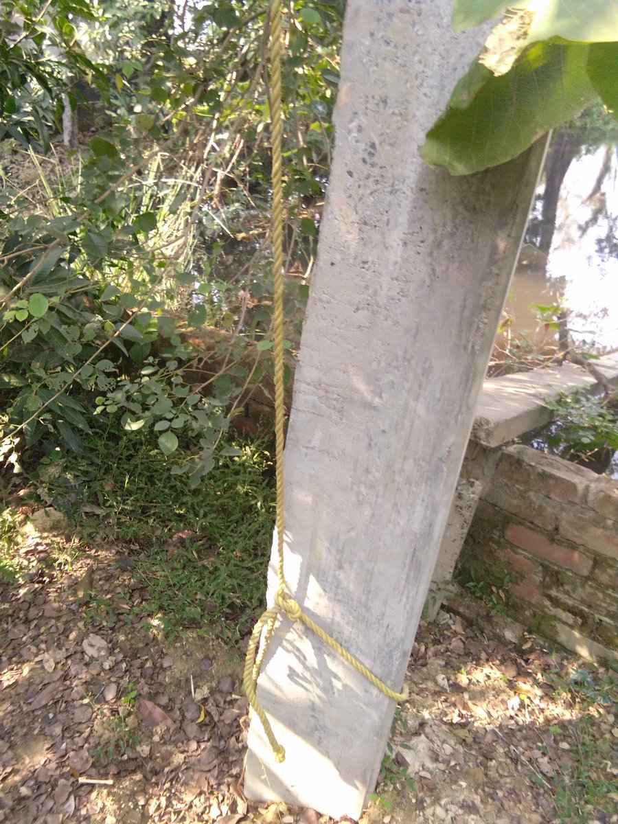 AryaParashar1's tweet photo. अतः नम्र निवेदन है की उस बिजली के खम्बे को वहां से हटाकर किसी खाली स्थान मे लगाया जाए| कृपया इस मामले को गंभीरता से समझे|
@powerholdingbih @helpline_BP 
@biharpolice @ZeeBiharNews @ZeeNews @NitishKumar @MinOfPower https://t.co/5rgkWxEcFZ