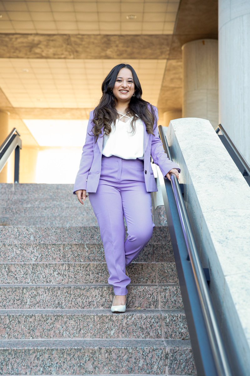 ReynuhVee's tweet photo. Did you know only 4% of STEM degrees go to Latinas? As of now, I am one of them.

Biology major, business administration &amp; biochemistry minor. Cum laude. 👩🏻‍🎓💜 https://t.co/ZYBOk9PaVN