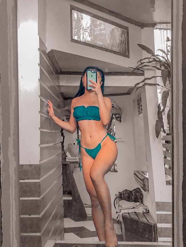 OFCOURSE HER BLESSED BODY!!! kalma 2nd photos pa lang to. watch her swimsuit try on haul!!! 