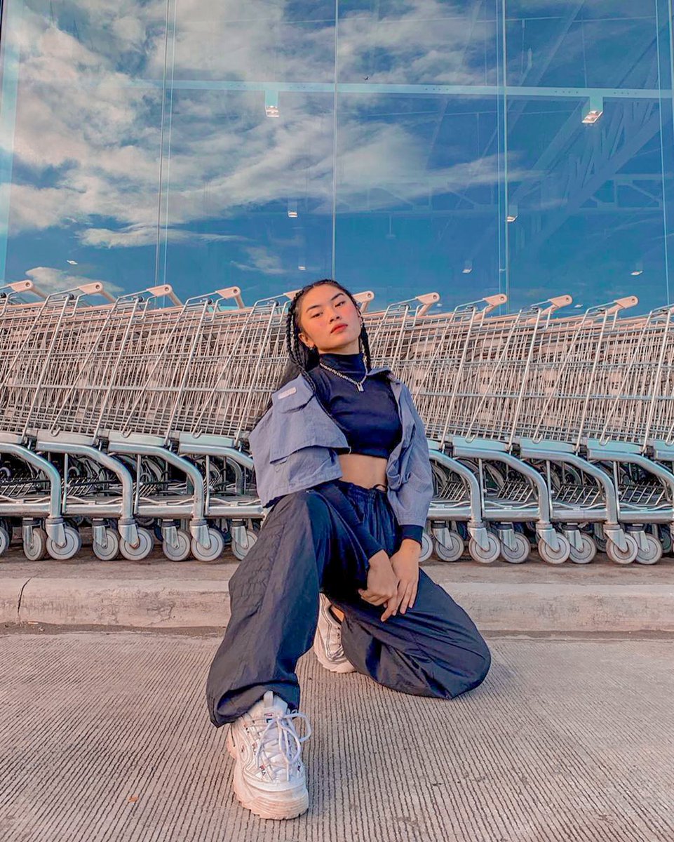 STREET STYLE BADDIE SHOTS!!!THE BEST!! KITA NIYO UNG SWAG??? OMG DIBAAA!!! ang galing :((( syempre magaling si  @perezolgaaa  love ka namin hihihi