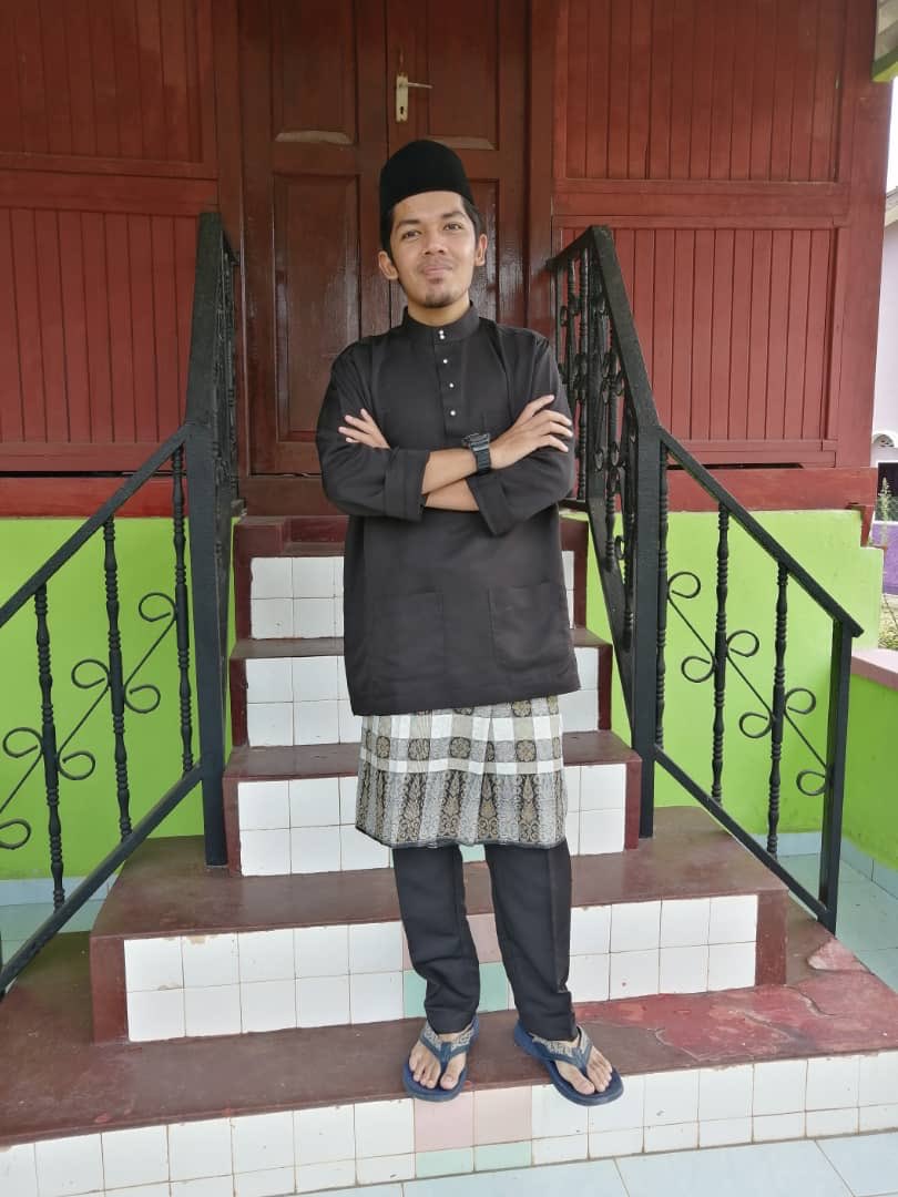 _adxbb's tweet image. Selamat hari raya geng. Hopefully ada lagi chance nak pakai baju ni dlm dewan canselor tahun ni. #classof2k20 #EidMubark