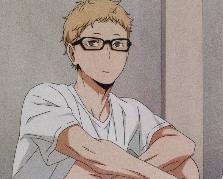 tsukishima: BEIGE SWEATSHIRTS AND THOSE STRIPED SHIRTS. he would always wear these EVERYWHERE and he has one beige sweater that he wears everyday