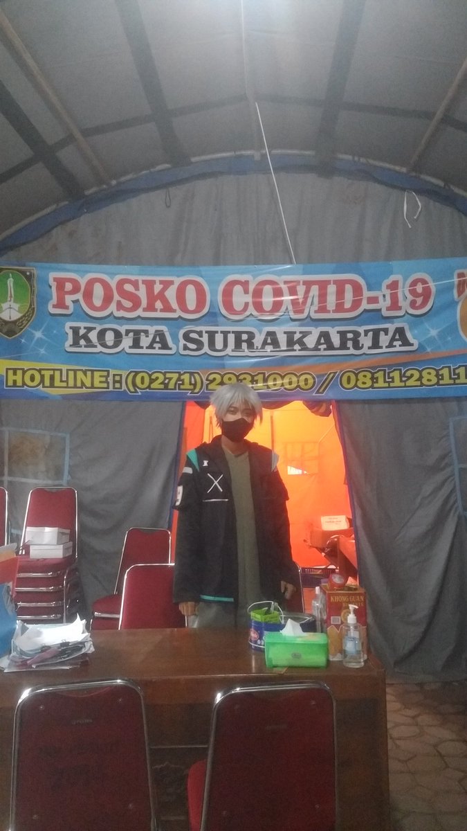 DavidWidyatmojo's tweet photo. Red cross vest, #doktah #Arknights , hazmat suit 
My daily activity in #COVID19 crisis 

In game i stop #oripathy infection 
in real life i stop #COVIDー19 #crisis 

#pmi #indonesian #redcross 
Stay safe and healthy everyone
Lets pass this #pandemi 
@undermoonsoul @jotarozaku https://t.co/54puJYMKdg