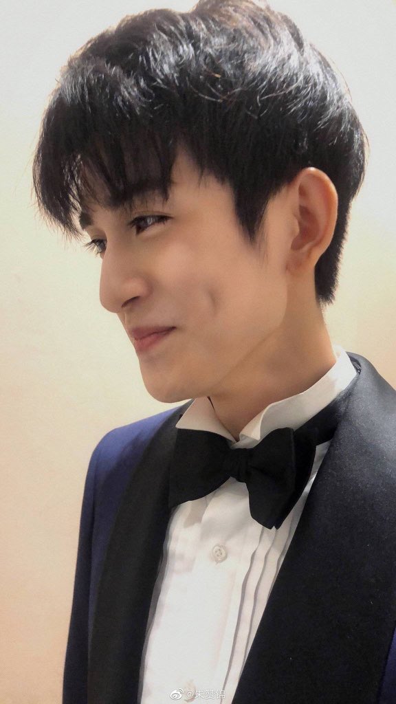 Thread of Zhu ZanJin’s dimples but the more you scroll the deeper they get