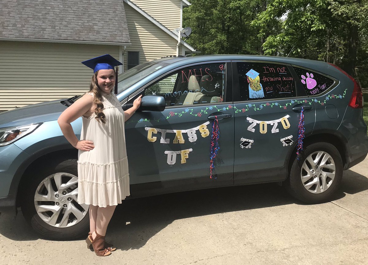 aesullivan05's tweet photo. Ready for Graduation! ❤️💙@MHS_Monarchs @TrinityTigers1 #BuckeyeBound https://t.co/7oVzHt3j2G
