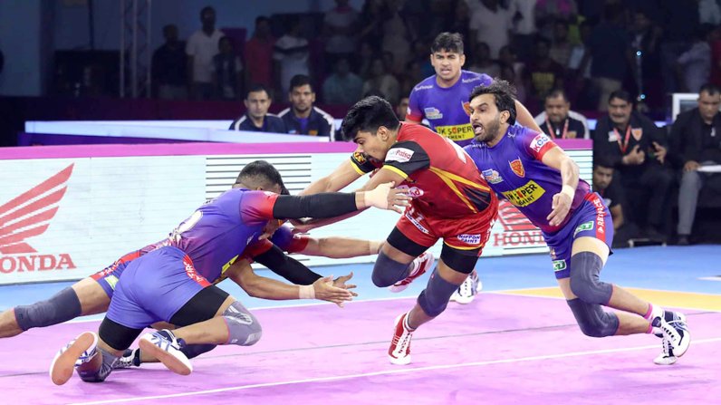 Garuda_Dhwaja's tweet photo. @ProKabaddi Ultimately Hi-Flyer Pawan Sehrawat of @BengaluruBulls 

#LionJump #VivoProKabaddi
#Kabaddi https://t.co/kd5OMPcvk4