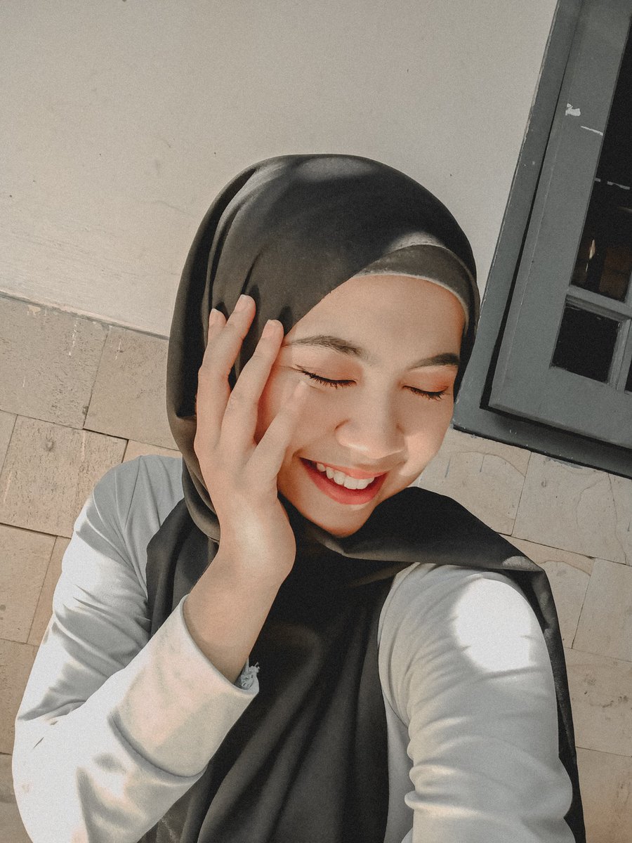 shofily's tweet photo. Minal aidzin wal faidzin. Aku sayang kamu lahir batin. https://t.co/Weu0UW2C6V