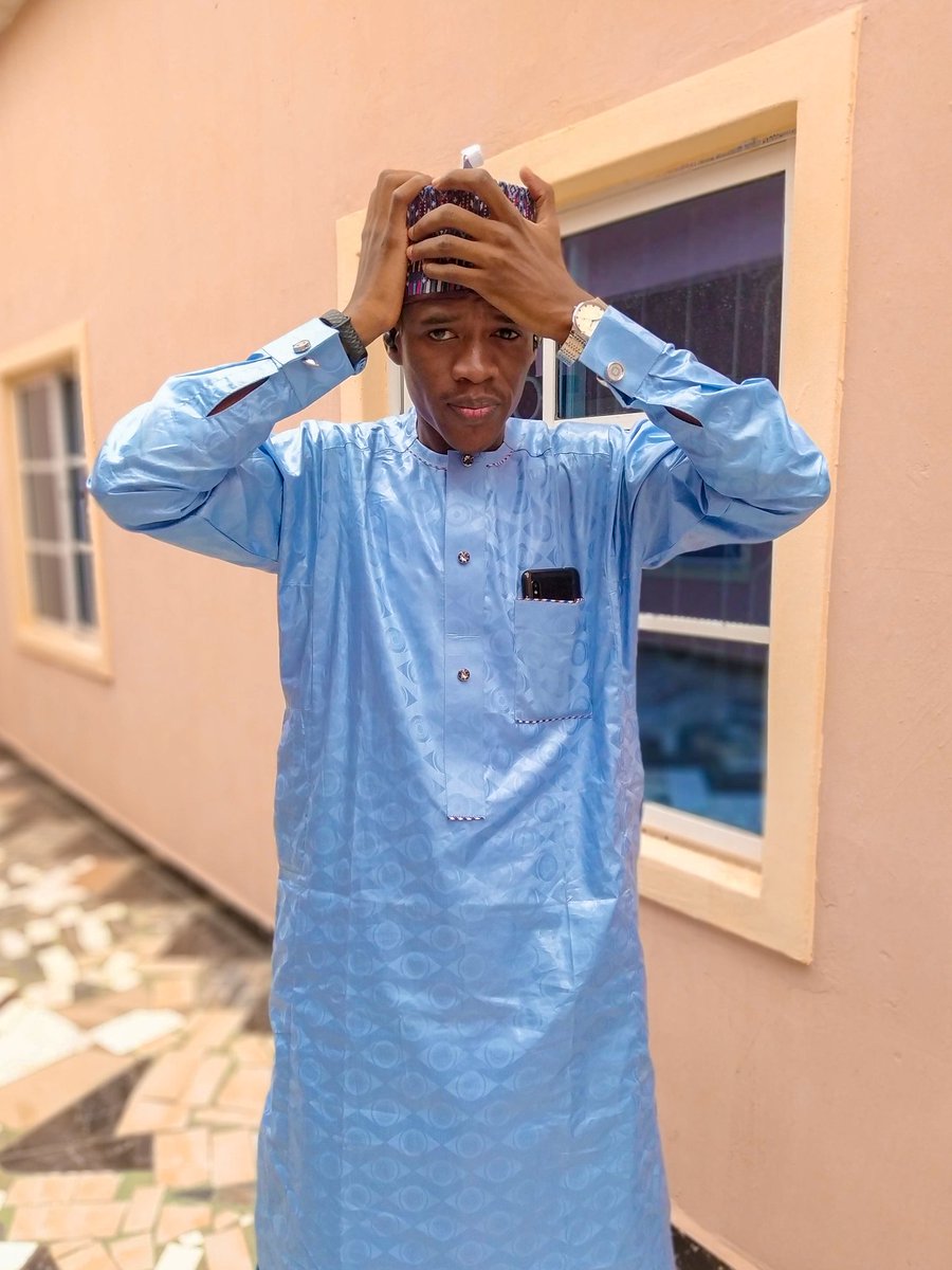 Em_BaTsari's tweet photo. Eid Mubarak 🌙
#EidUlFitr #EidDrip https://t.co/7QjaXat3W1