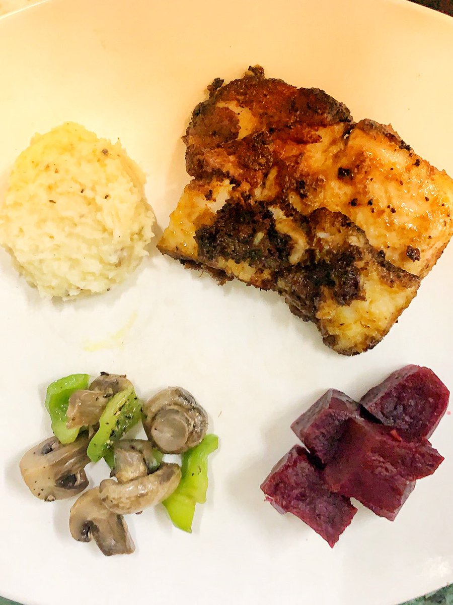 kitchnwtchngirl's tweet photo. Schezwan fish fry 👉 Dry Schezwan Fish Recipe is one of my Fathers
He made this for me last night
And it was so good just melted in your mouth 🤤 #fishfry #homemade #schezwanfish #eeeeeeeats #freshlymadefood #buzzfeedfish #thinkingaboutfood #chefcooking #dinnerideas🍴 https://t.co/Pn9Y4nWlhG