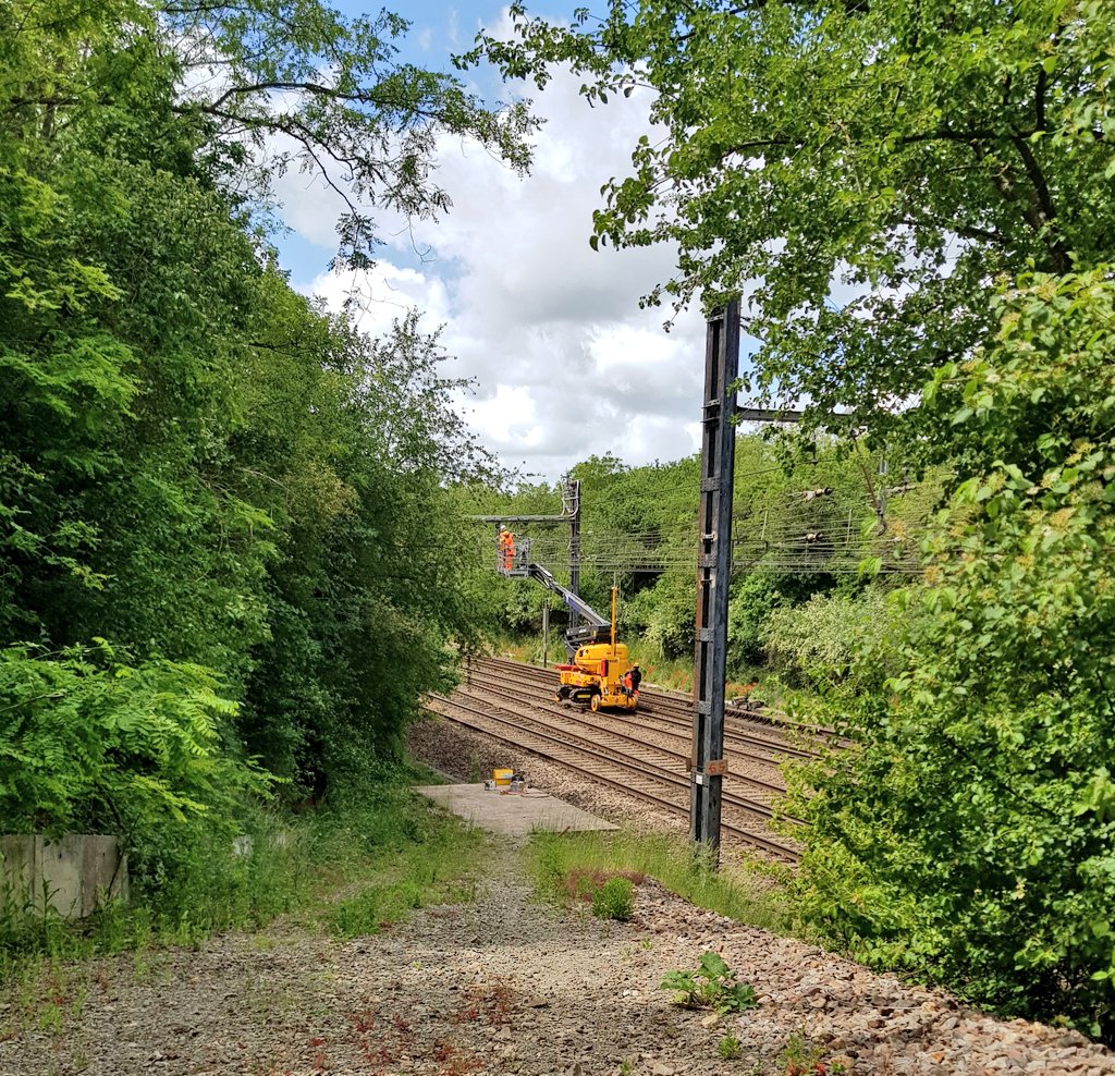 Ce POLT S21,afin d'accroître la fiabilité de nos installations,nous avons organisé d Tx Cat sur 1 zone allant de "Bois Renaud à Boisseaux" où nous avons réalisé:3 RT FC,2 RT PP+PA,VTE inters,VTE AT,Réglage côte'r',BaguetteFC,Bretelle PP,MPC,ns pouvons être fiers du taf accompli👍